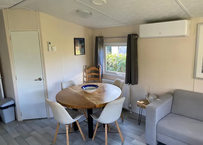 Kompleks wypoczynkowy Mooi In Havenplaatsje Op Fietsafstand Het Bij Ouddorp *